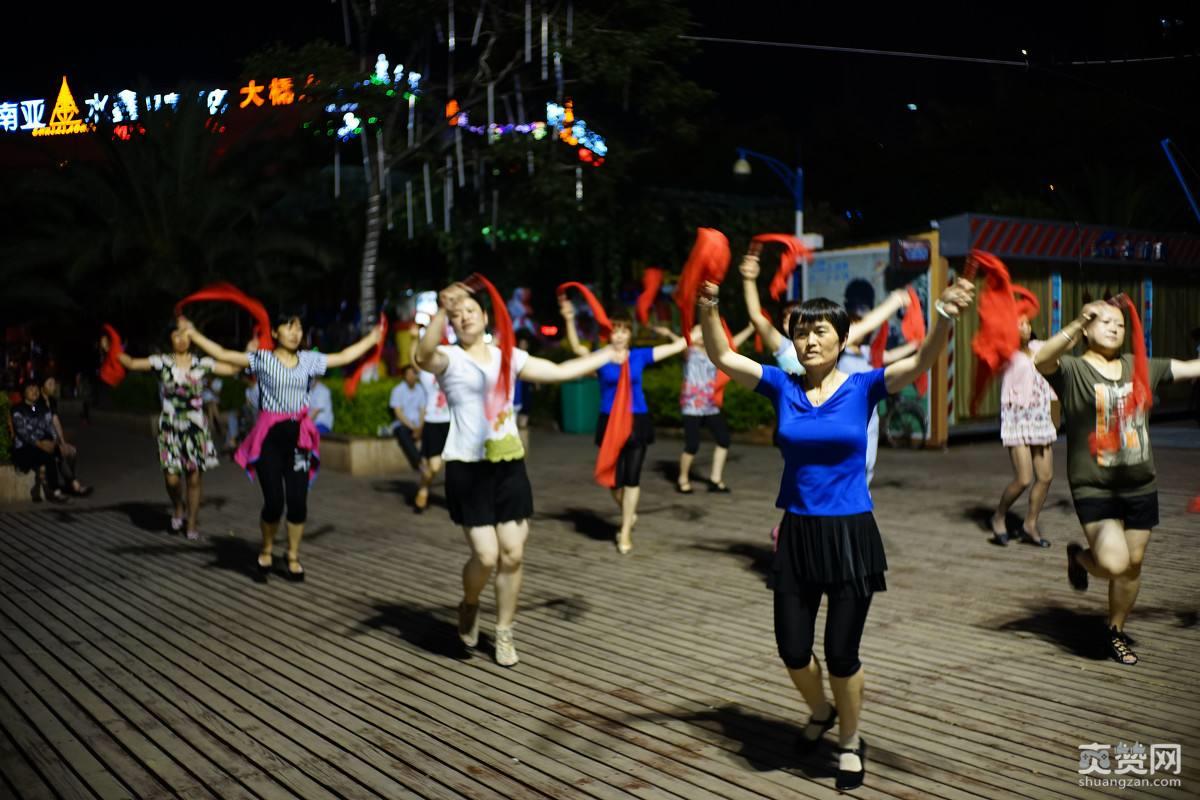 广场舞大妈争地盘,广场舞,爽赞网