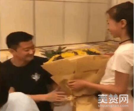 吴京劝漂亮女生不要进娱乐圈会被污染惹争议，看完这些照片你就懂了