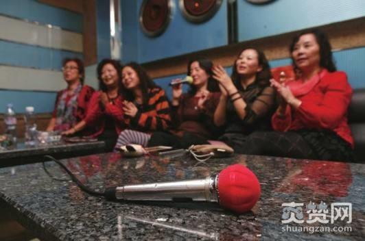 大爷大妈占领KTV 或顶替广场舞？