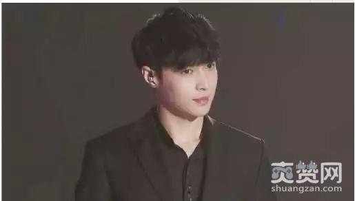 张艺兴中途停止演唱会，之后的举动让所有人看直了